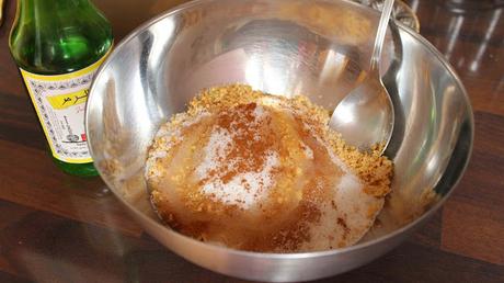 Pastela o bastila marroquí con pollo y almendras بسطيلة بالدجاج واللوز