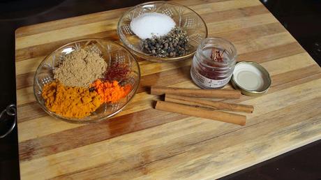 Pastela o bastila marroquí con pollo y almendras بسطيلة بالدجاج واللوز