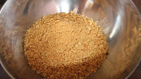 Pastela o bastila marroquí con pollo y almendras بسطيلة بالدجاج واللوز