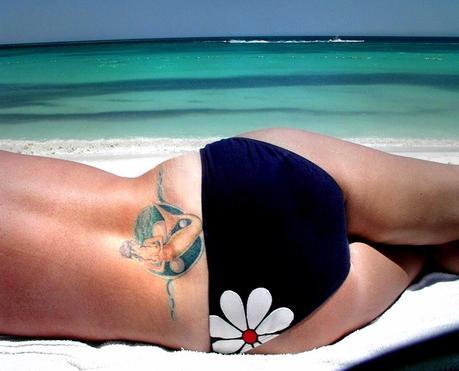 chica en bikini gracias a Gary Romin en freeimages.com 15 trucos para eliminar la celulitis