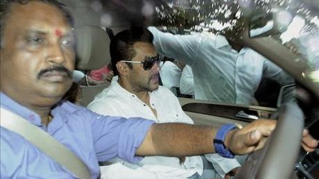 Salman Khan condenado a cinco años de prisión