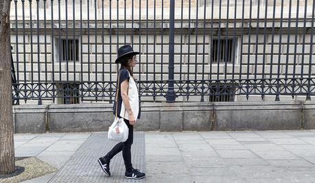 COLOR BLOCK VEST COLOR BLOCK VEST