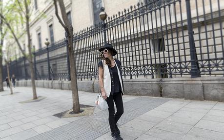 COLOR BLOCK VEST COLOR BLOCK VEST