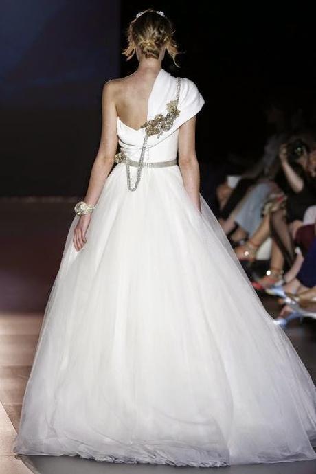 Vestido de novia de Jesús Periró para 2016 - Foto: Fira de Barcelona Vestido de novia de Jesús Periró para 2016 - Foto: Fira de Barcelona