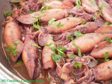 CALAMARITOS EN SALSA DE VINO BLANCO