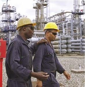 Tras constantes subidas, petróleo bajo 3,26% este jueves.