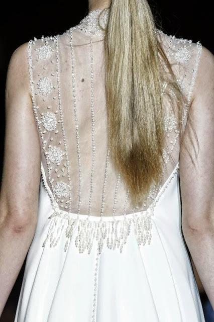 Detalle de la espalda de un vestido de novia Isabel Zapardiez 2016 - Foto: Fira de Barcelona