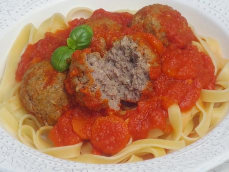 Albóndigas en salsa de tomate
