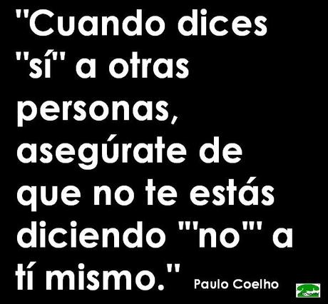 Los expertos en comunicación asocian la asertividad a la madurez. La persona asertiva logra establecer un vínculo comunicativo sin agredir a su interlocutor, pero tampoco sin quedar sometido a su voluntad. Por lo tanto, puede comunicar sus pensamientos...