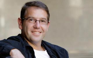 RESEÑA y ENTREVISTA: “L'ALTRE COSTAT DEL MIRALL” de Iñaki Rubio