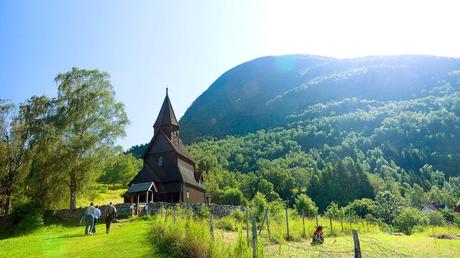 urnes-stavkyrkje-01-380572_espen-mills_tasteofnationaltouristroutes.com-1400