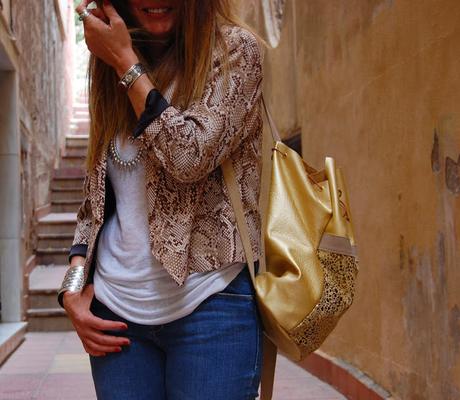 dOBLE dE pRINTS + fLARED jEANS . #nOUNIFORMES