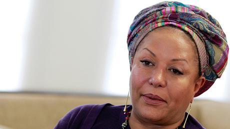 El país se está reparamilitarizando: Piedad Córdoba