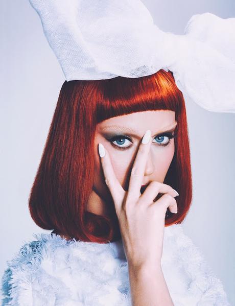 Katy Perry se transforma para Wonderland Magazine