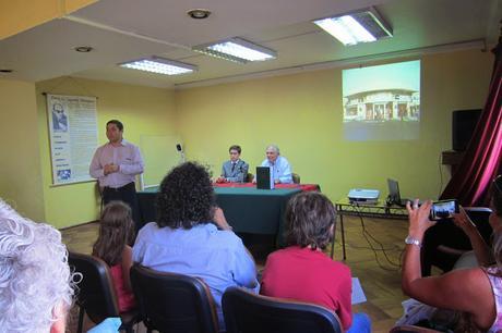 Gonzalo A. Luengo O. presenta libro de la Familia Hojas, de Burgos, en la ciudad de Chillán