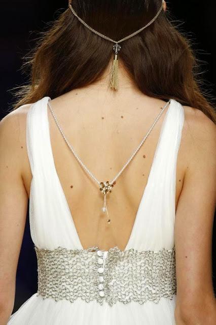Espalda de uno de los vestidos de novia Inmaculada García 2016 - Foto: Fira de Barcelona