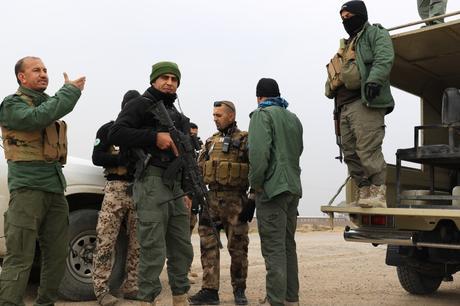 Convoy peshmerga cerca de Tuz Khurmatu, Irak. Antonio Ponce (30 de Enero 2015)