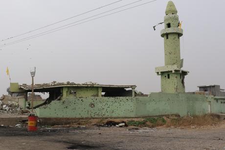 Restos de una mezquita chií, frente de Salah ad Din, Irak. Antonio Ponce (30 Enero 2015)