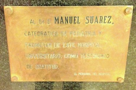 El busto del Dr. Don Manuel Suárez Perdiguero.