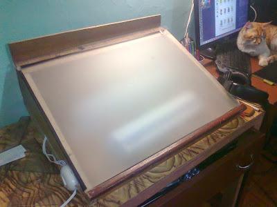 Mi área de trabajo.La mesa de luz la hizo mi papá, quise ...