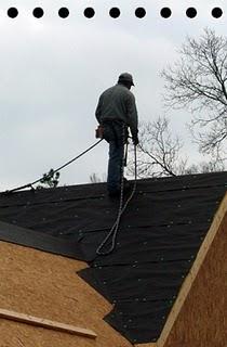 370.- “El mejor momento para arreglar el tejado es cuando hace buen tiempo.”