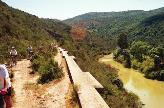 Vía Verde de la Sierra. Antiguo trazado ferroviario.