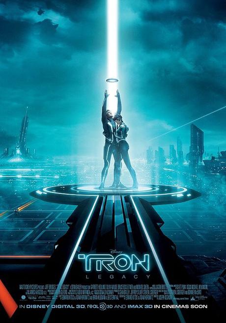 Carteles a tutiplén de “Tron Legacy”. Sigue la cuenta atrás y la publicidad viral sigue ahí