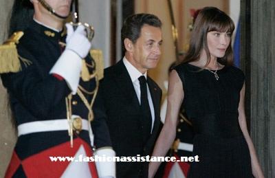 Carla Bruni, deslumbrante para recibir al Presidente de China Hu Jintao. State dinner at  Elysee Palace honouring Hu Jintao