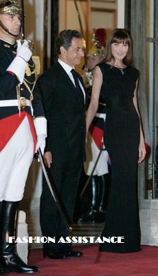 Carla Bruni, deslumbrante para recibir al Presidente de China Hu Jintao. State dinner at  Elysee Palace honouring Hu Jintao