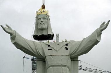 Polonia termina la construcción del Cristo más alto del mundo