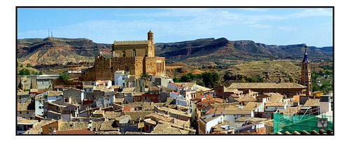 … entre colinas está …