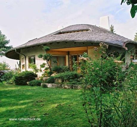 Casa residencial en Alemania con techo orgánico
