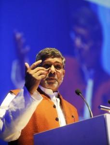 Kailash Satyarthi en su conferencia del pasado jueves en A Coruña /  Foto: CARLOS PARDELLAS