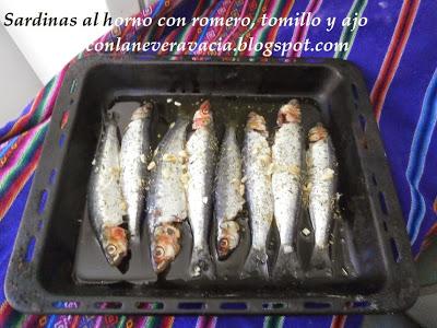 SARDINAS AL HORNO CON ROMERO, TOMILLO Y AJO