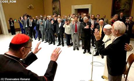 Francisco reza por la unidad con cien pastores evangélicos