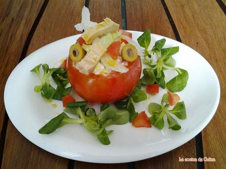 Tomates rellenos de ensaladilla de bonito