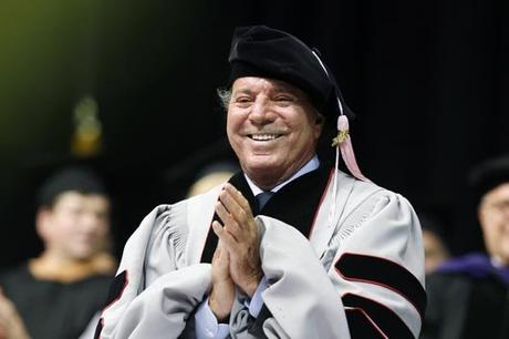 Julio Iglesias, doctor ‘honoris causa’ por la Universidad de Berklee