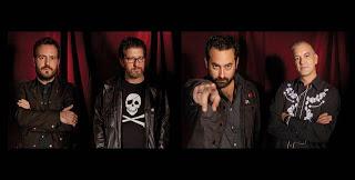 Pinchada de Dj Savoy Truffle en el concierto de Los Radiadores en Valencia.