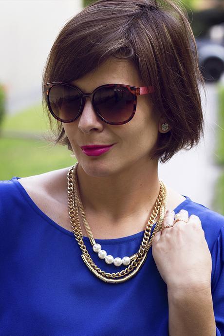 Mis Looks - Falda lápiz y blusa azul