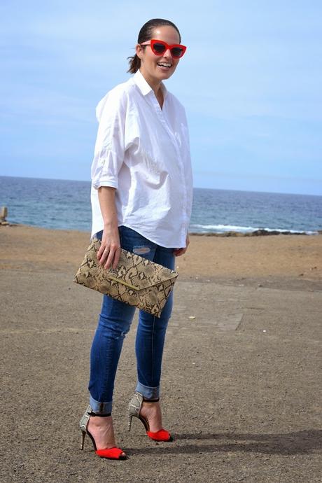 WHITE SHIRT