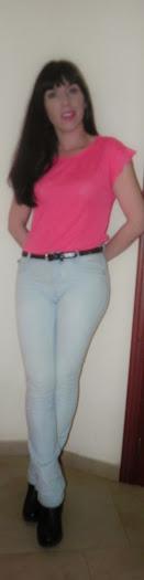 Sencillo para labios fucsias (Look, manicura, outfit)