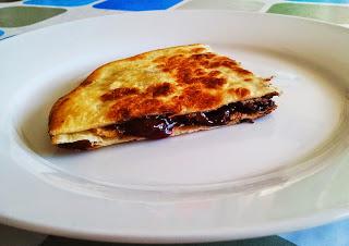 Minirreceta: Quesadillas de crema de cacao y frambuesas