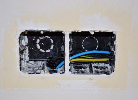 LA HABITACIÓN DE ÁLEX - PARTE 1: PINTURA