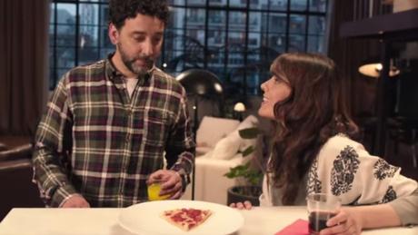 Todo lo que pasa alrededor de una pizza en el nuevo spot de Casa Tarradellas #ComoEnCasaEnNingunSitio