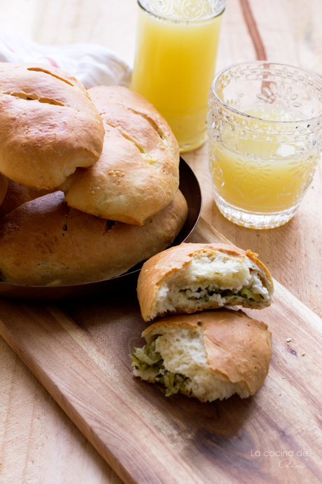 zucchini-goat-cheese-stuffed-bread-breadbakers