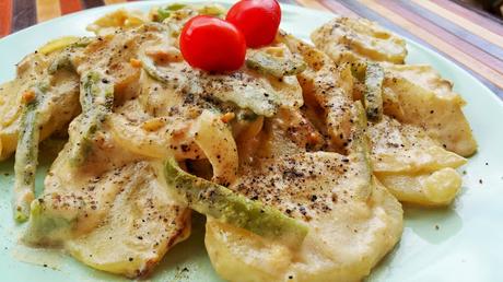 Patatas a lo pobre con nata vegetal