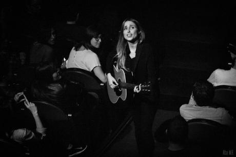 “Santa”, de Zahara, da su primer beso en el Teatro Lara Zahara