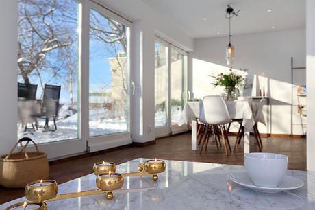 revestimiento oscuro cocina primer piso con terraza piso planta baja estilo nórdico escandinavo decoración sencilla con estilo decoración nórdica cocina blanca blog nórdico blog decoracion interiores 