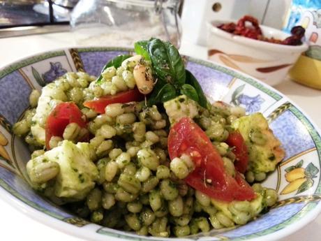 Cebada Perlada - Recetas de cebada perlada - Ensaladas de cebada perlada - Cebada perlada con pesto - Ensalada de cebada perlada con pesto - Como preparar cebada perlada - Orzo perlato con pesto, pomodori e mozzarella - pearl barley with pesto - how to cook pearl barley cebadaperladapesto4