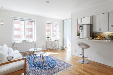 UN MINI APARTAMENTO MUY LUMINOSO